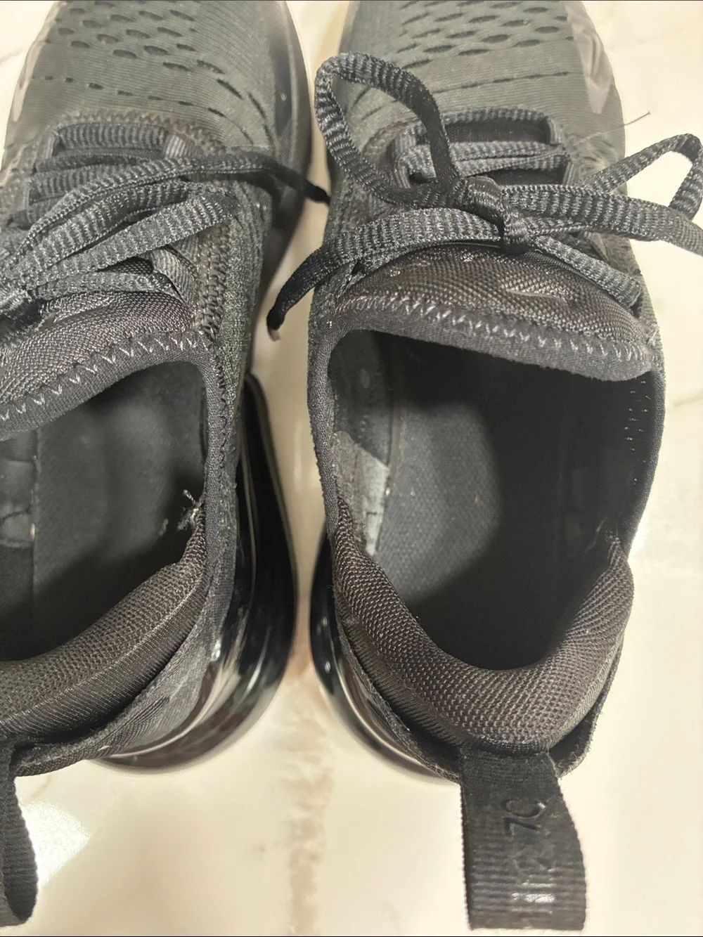 Nike Youth Air Max 270 - All Black Athletic Sneakers size 5Y